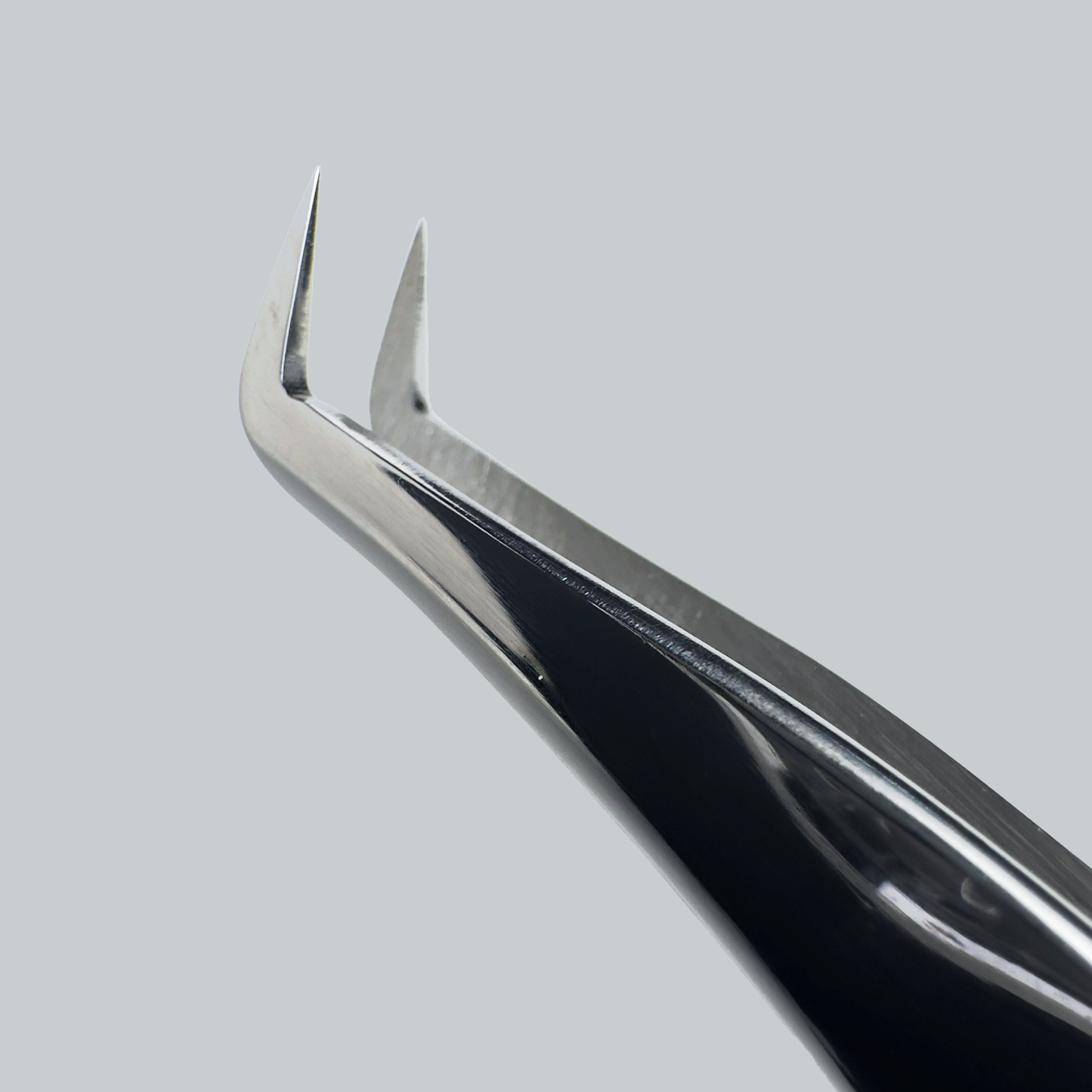 She Hook'd - Volume Tweezer